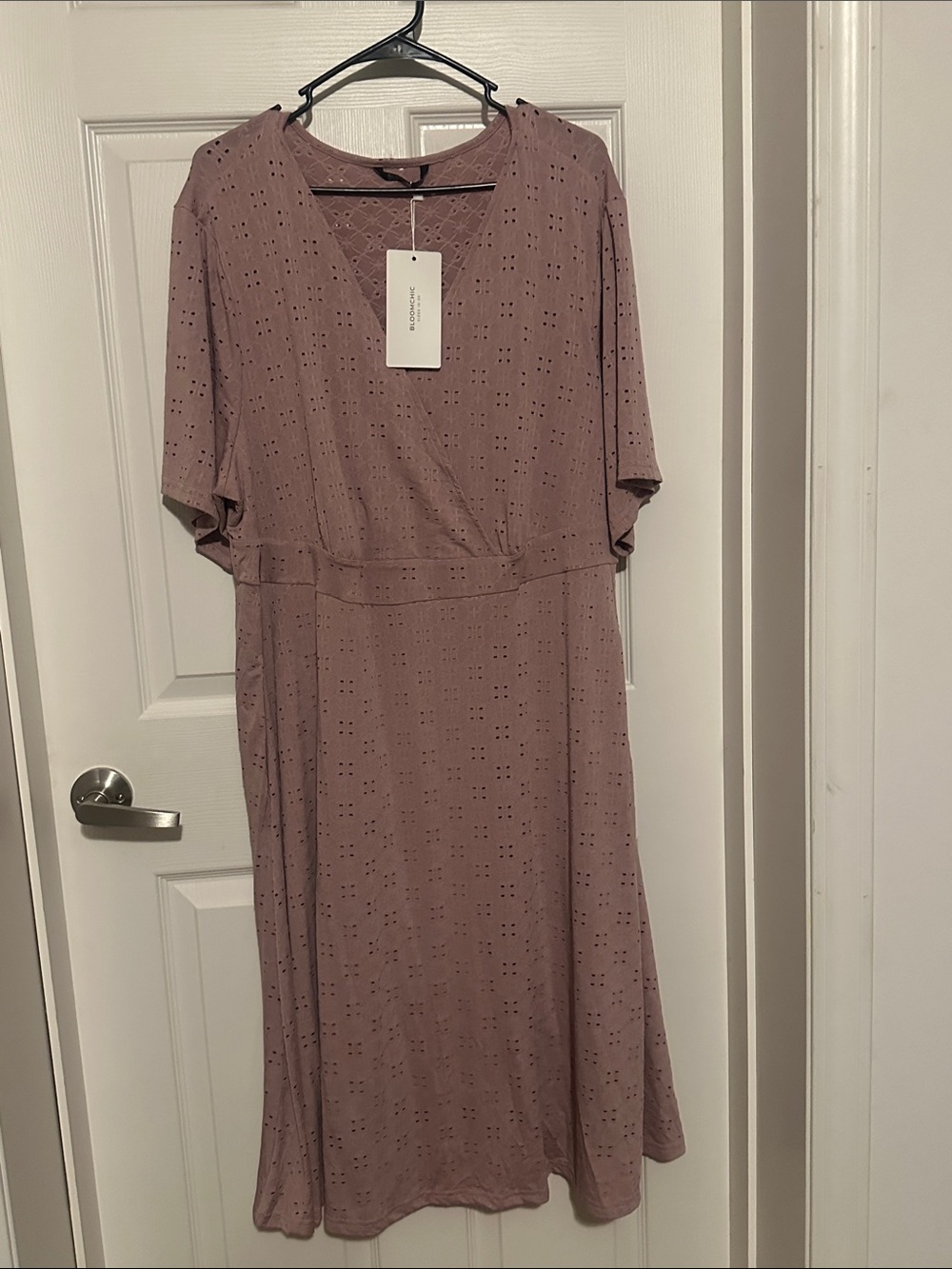 BloomChic Dusty Mauve Eyelet Wrap-Style Midi Dress size 18-20